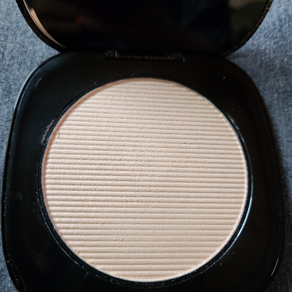 Marc Jacobs Omega Glaze Luminaizer Highlighter